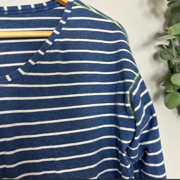 Lululemon Athletica Weekend Long Sleeve Shirt - Picture 6 of 7